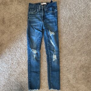 Levi's Distressed Denim Skinny Jeans